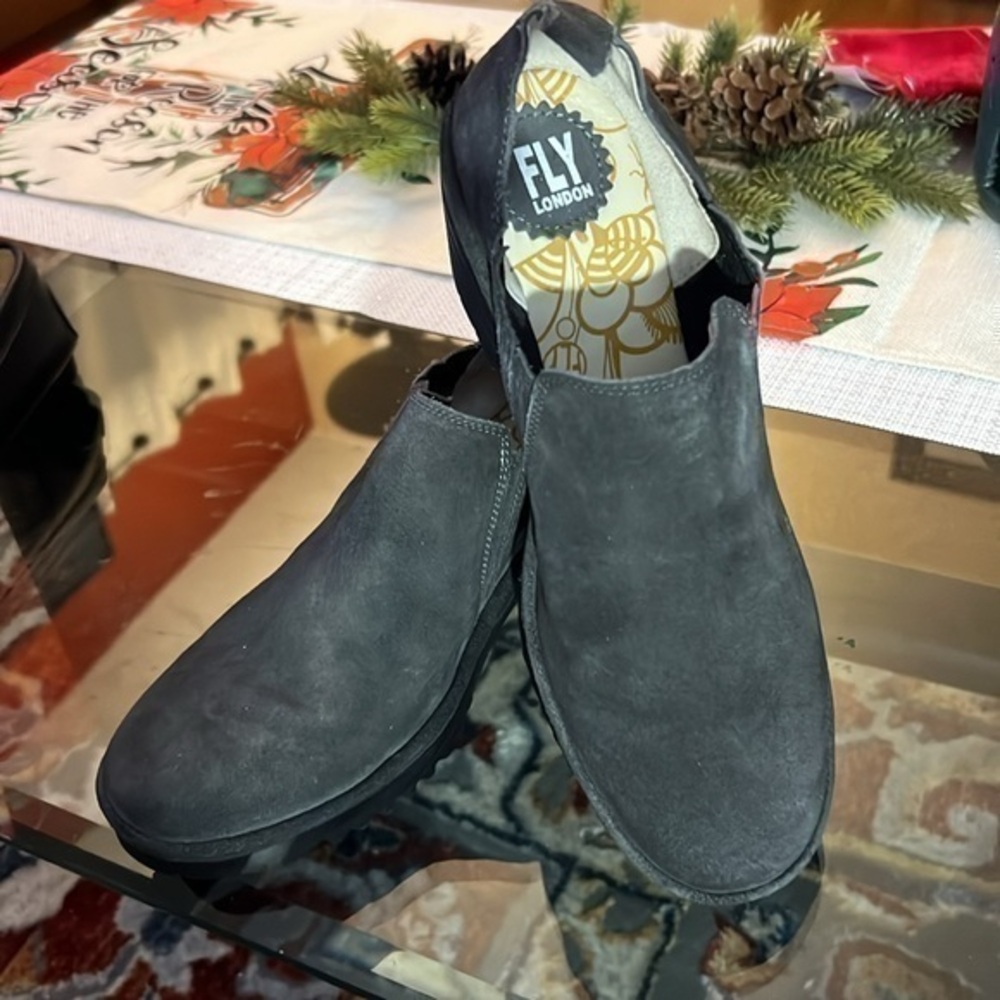 FLY London Suede Low Ankle Slip-on Shoes Sz 41 Gray Heeled bootie,US 10.5